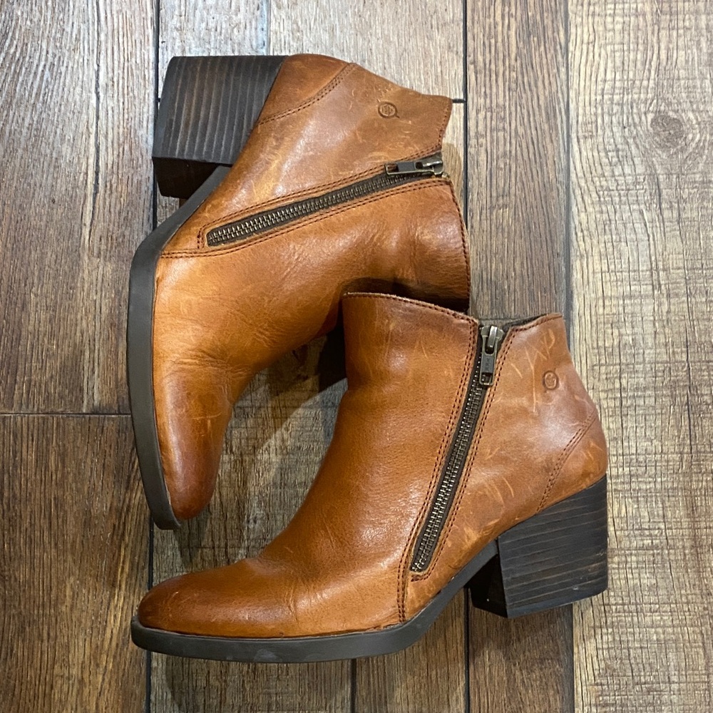 Born brown Leather Ankle Boots